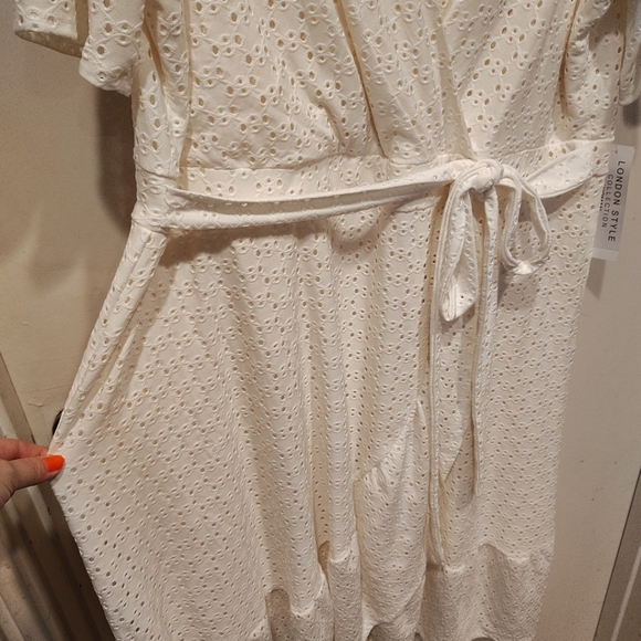 London Times NWT Women's Ivory Eyelet Ruffle Hem Faux Wrap Dress 18W Wedding - Picture 4 of 8